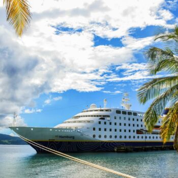 Titelbild, Presse, Oktober 2025, MS Hamburg Weltreise 147 Tage 