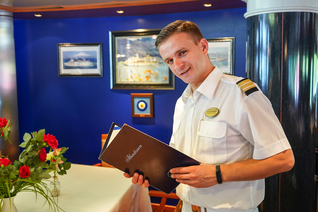 Vladimir, Maitre d'Hotel MS HAMBURG