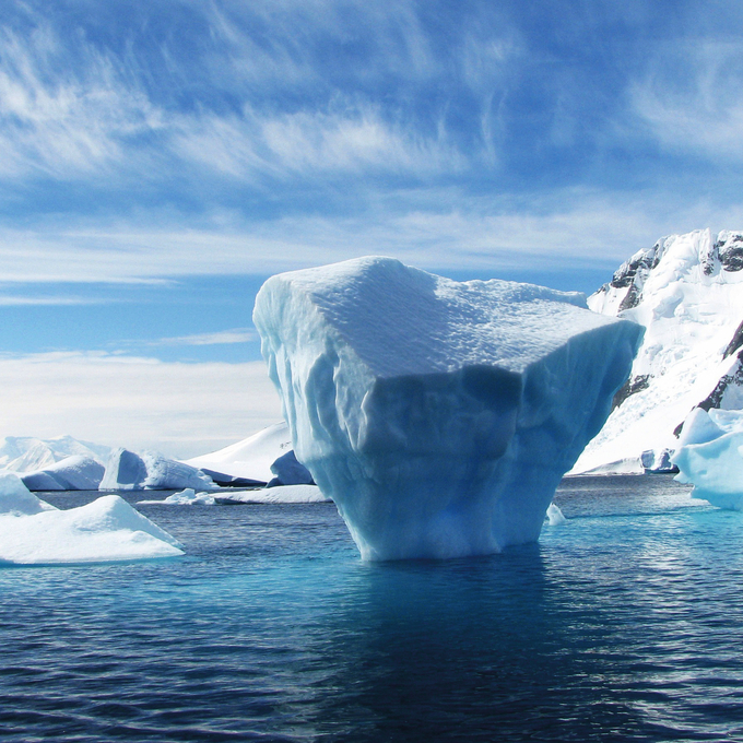 The fascination of the Arctic and green islands