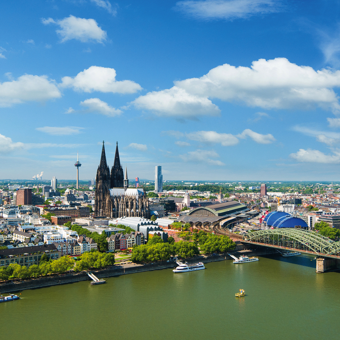 Cologne Lights – Fireworks Magic on the Rhine